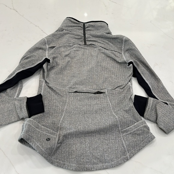 Lululemon quarter zip jacket - Picture 5 of 9